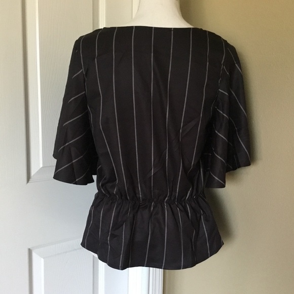 Front Twist Top - Picture 7 of 8